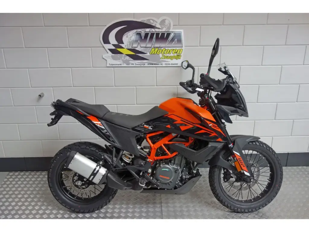 Nieuwe KTM 390 tour met 373cc motor uit 2024 bij NIWA Motoren