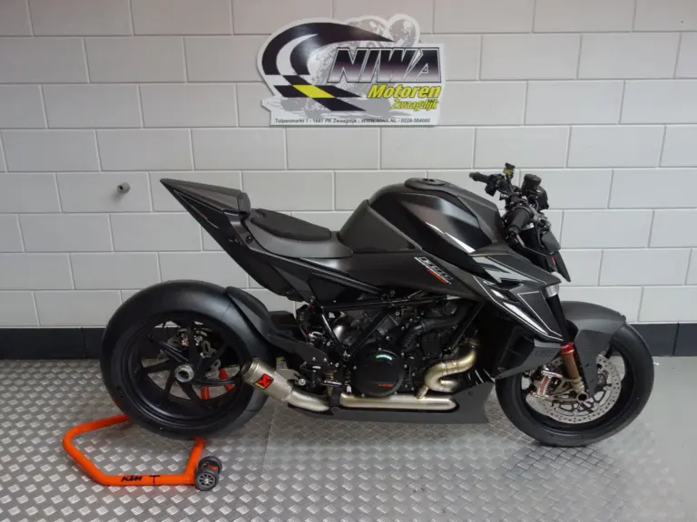 Gebruikte KTM 690 naked bike met 693cc motor uit 2016 bij NIWA Motoren