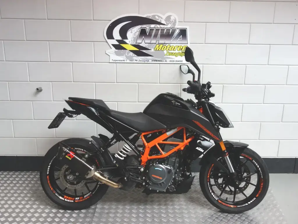 Gebruikte KTM 390 naked bike met 373cc motor uit 2023 bij NIWA Motoren