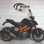 Gebruikte KTM 390 Duke naked bike met 373cc motor uit 2023 bij NIWA Motoren