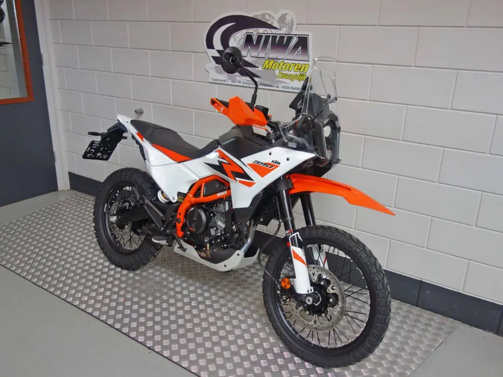Nieuwe KTM 390 tour met 390cc motor uit 2026 bij NIWA Motoren