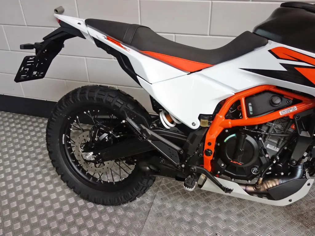 Nieuwe KTM 390 tour met 390cc motor uit 2026 bij NIWA Motoren