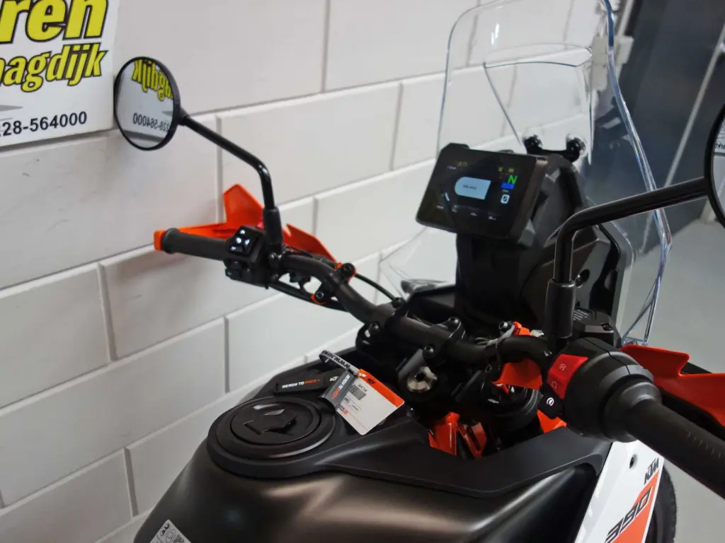 Nieuwe KTM 390 tour met 390cc motor uit 2026 bij NIWA Motoren