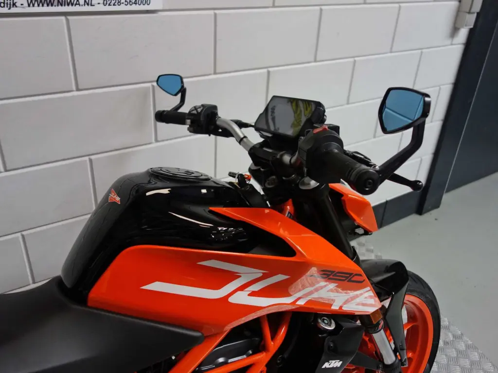 Gebruikte KTM 390 naked bike met 373cc motor uit 2017 bij NIWA Motoren