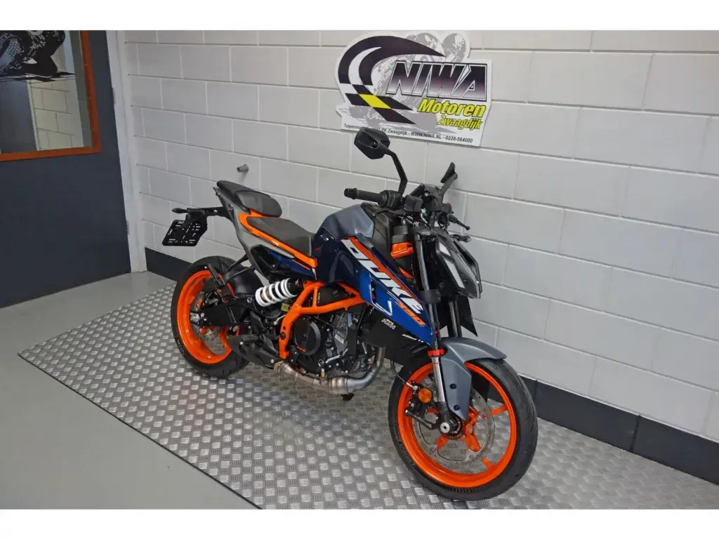 Nieuwe KTM 390 naked bike met 373cc motor uit 2025 bij NIWA Motoren