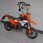 Gebruikte KTM 390 SMC supermotard met 399cc motor uit 2025 bij NIWA Motoren