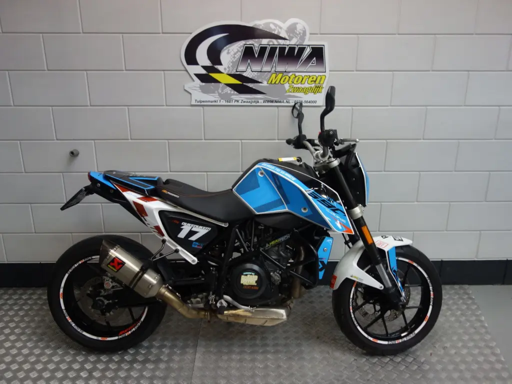 Gebruikte KTM 690 naked bike met 693cc motor uit 2016 bij NIWA Motoren