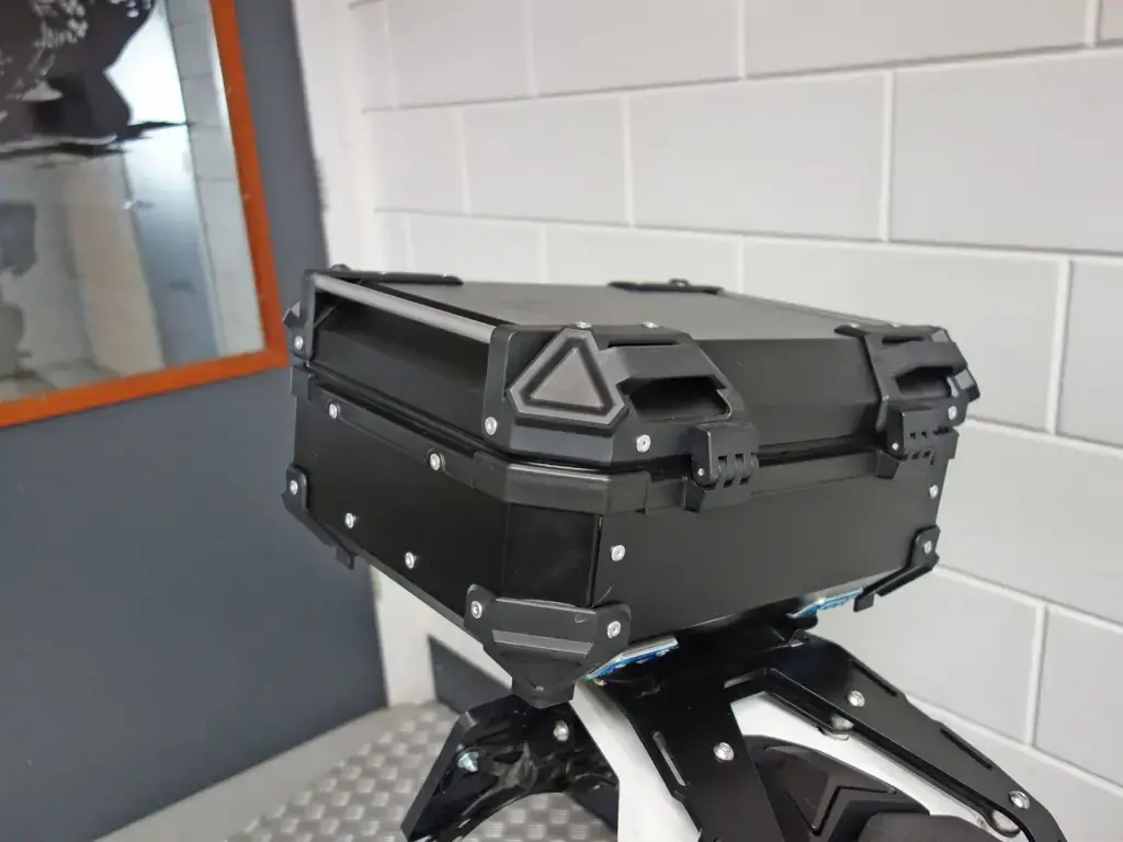 Gebruikte KTM 690 enduro met 690cc motor uit 2017 bij NIWA Motoren