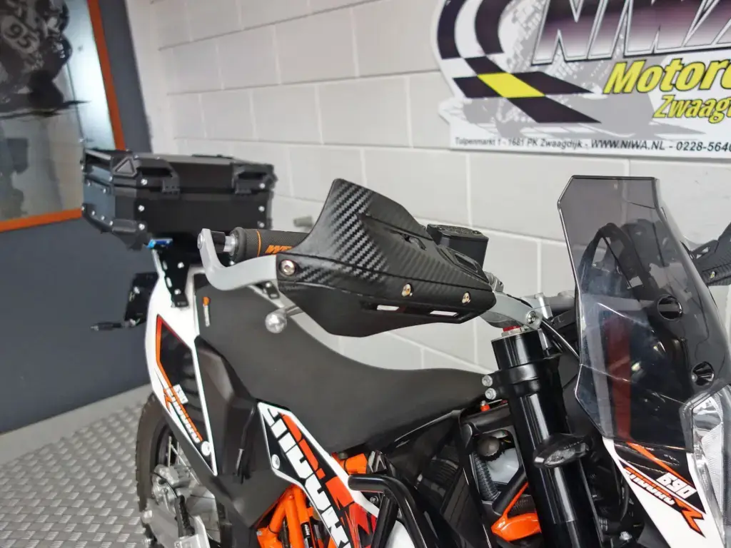Gebruikte KTM 690 enduro met 690cc motor uit 2017 bij NIWA Motoren