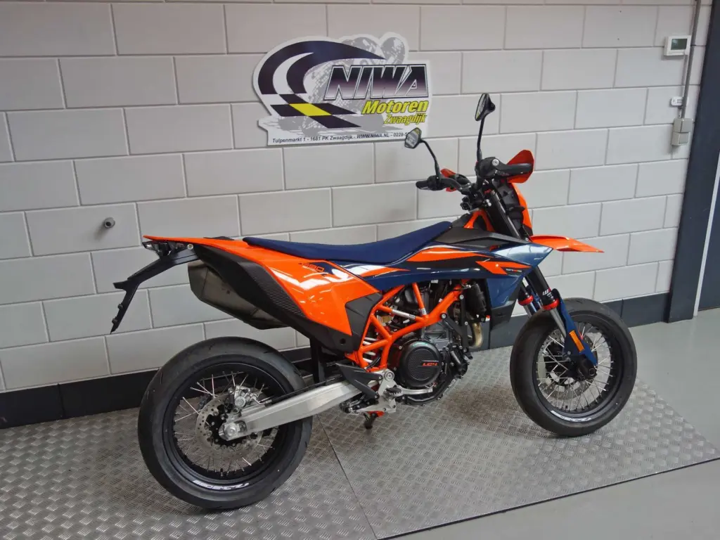 Nieuwe KTM 690 supermotard met 692cc motor uit 2026 bij NIWA Motoren