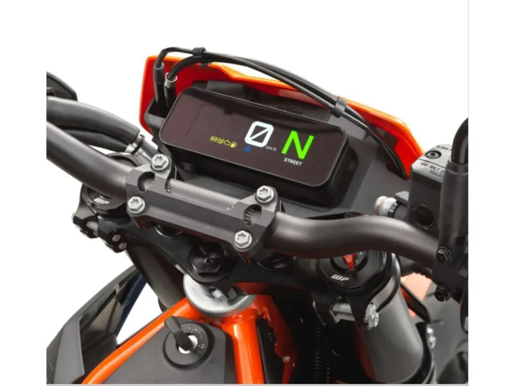 Nieuwe KTM 690 supermotard met 692cc motor uit 2026 bij NIWA Motoren