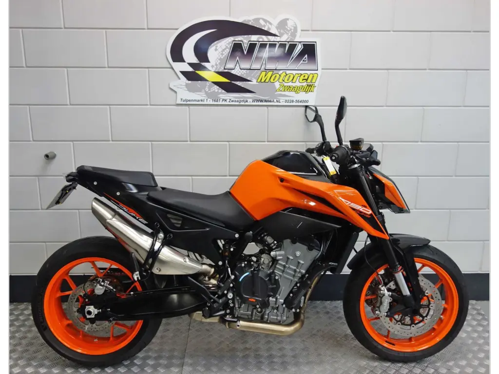 Gebruikte KTM 790 Duke naked bike met 799cc motor uit 2021 bij NIWA Motoren
