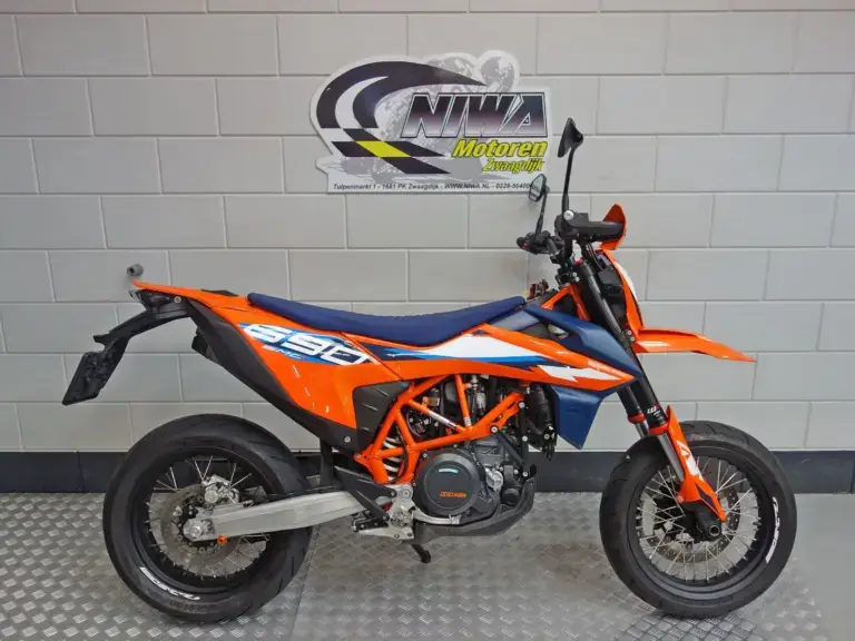 Gebruikte KTM 990 supermotard met 1000cc motor uit 2010 bij NIWA Motoren