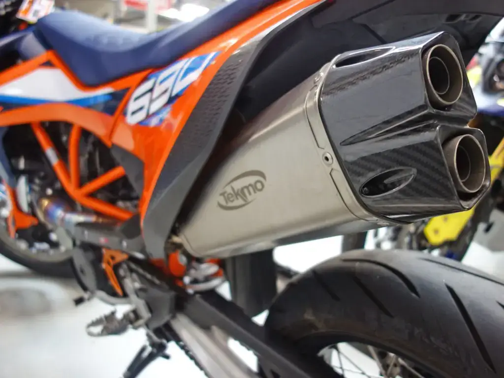 Gebruikte KTM 690 supermotard met 693cc motor uit 2024 bij NIWA Motoren
