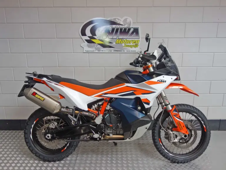 Gebruikte KTM 1290 Super Duke naked bike met 1301cc motor uit 2023 bij NIWA Motoren