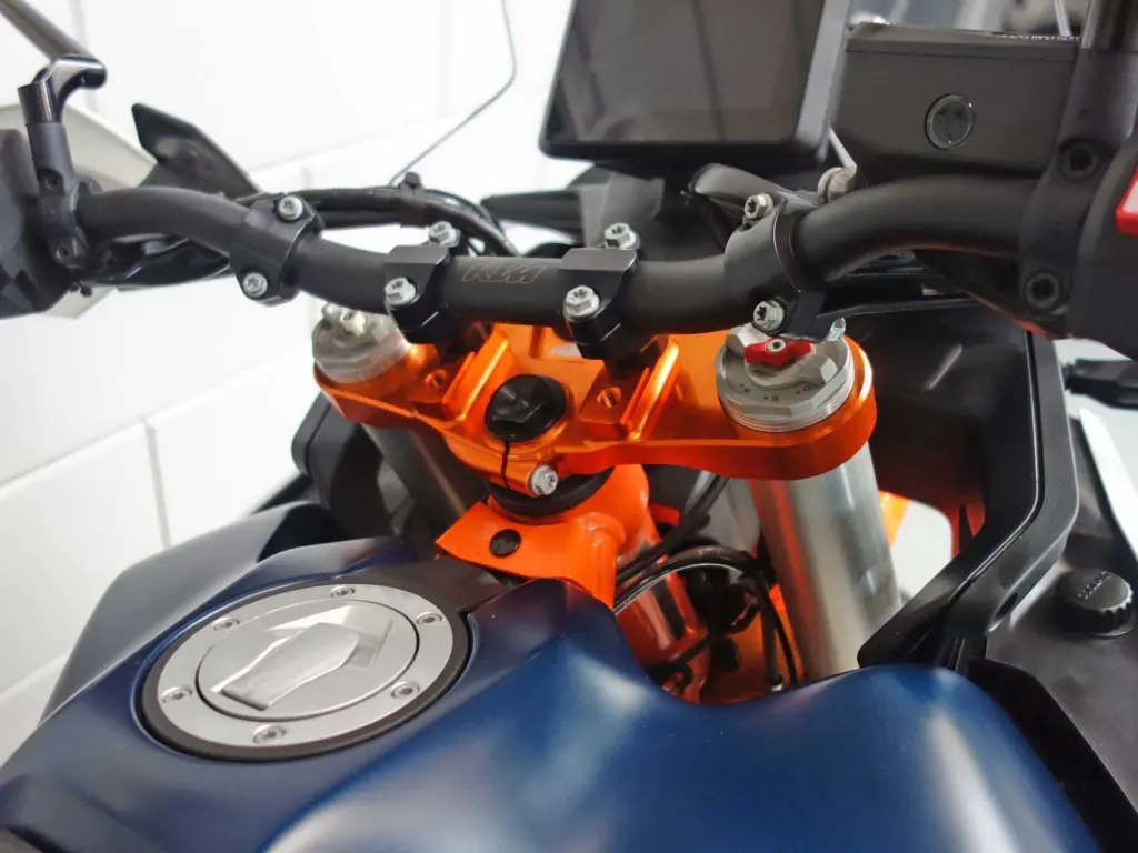 Gebruikte KTM 890 naked bike met 889cc motor uit 2023 bij NIWA Motoren