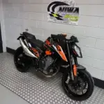 Gebruikte KTM 790 Duke naked bike met 799cc motor uit 2024 bij NIWA Motoren