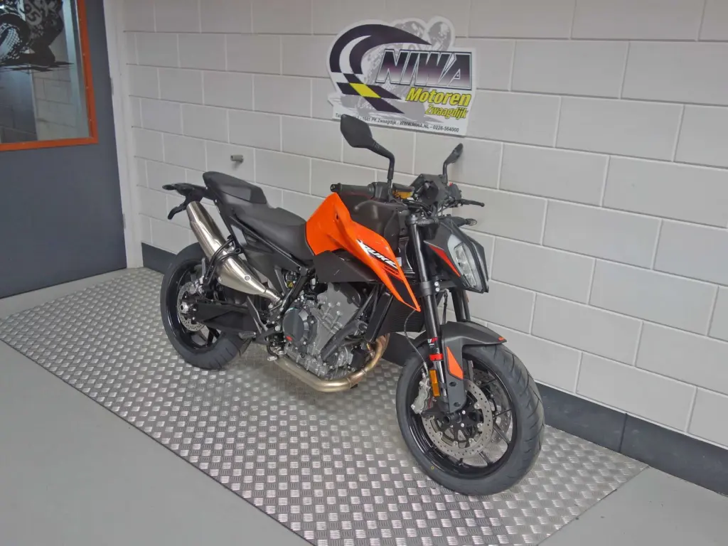 Gebruikte KTM 790 Duke naked bike met 799cc motor uit 2026 bij NIWA Motoren