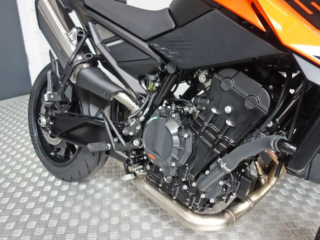 Nieuwe KTM 790 Duke naked bike met 799cc motor uit 2026 bij NIWA Motoren