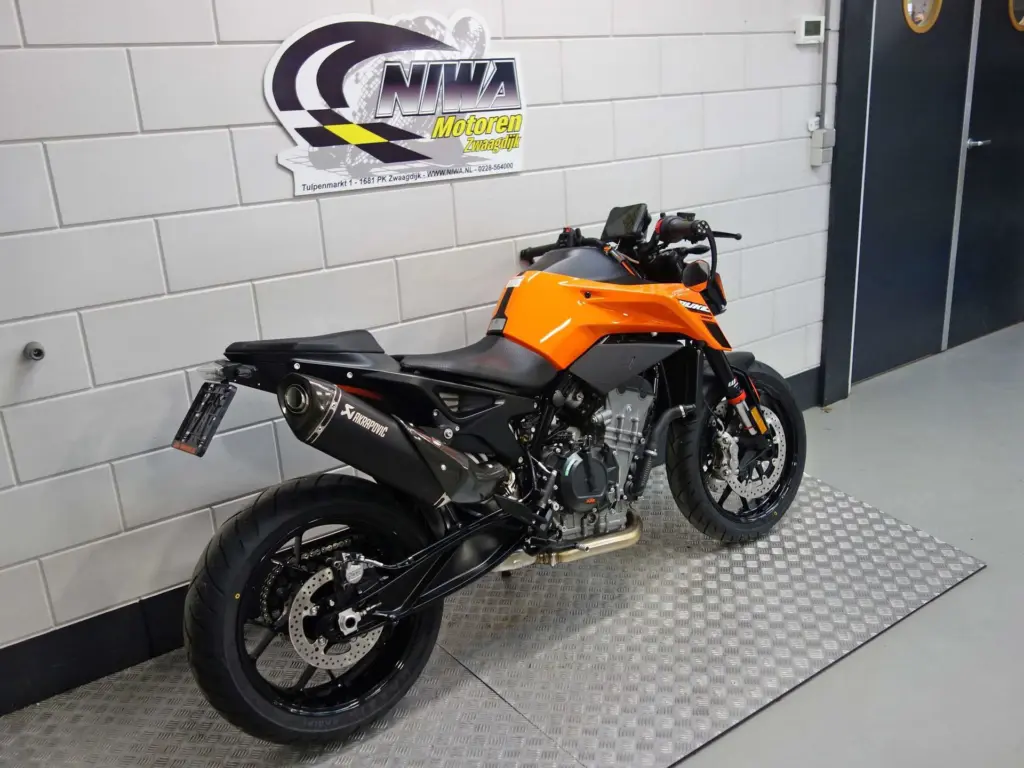 Nieuwe KTM 790 Duke naked bike met 799cc motor uit 2026 bij NIWA Motoren