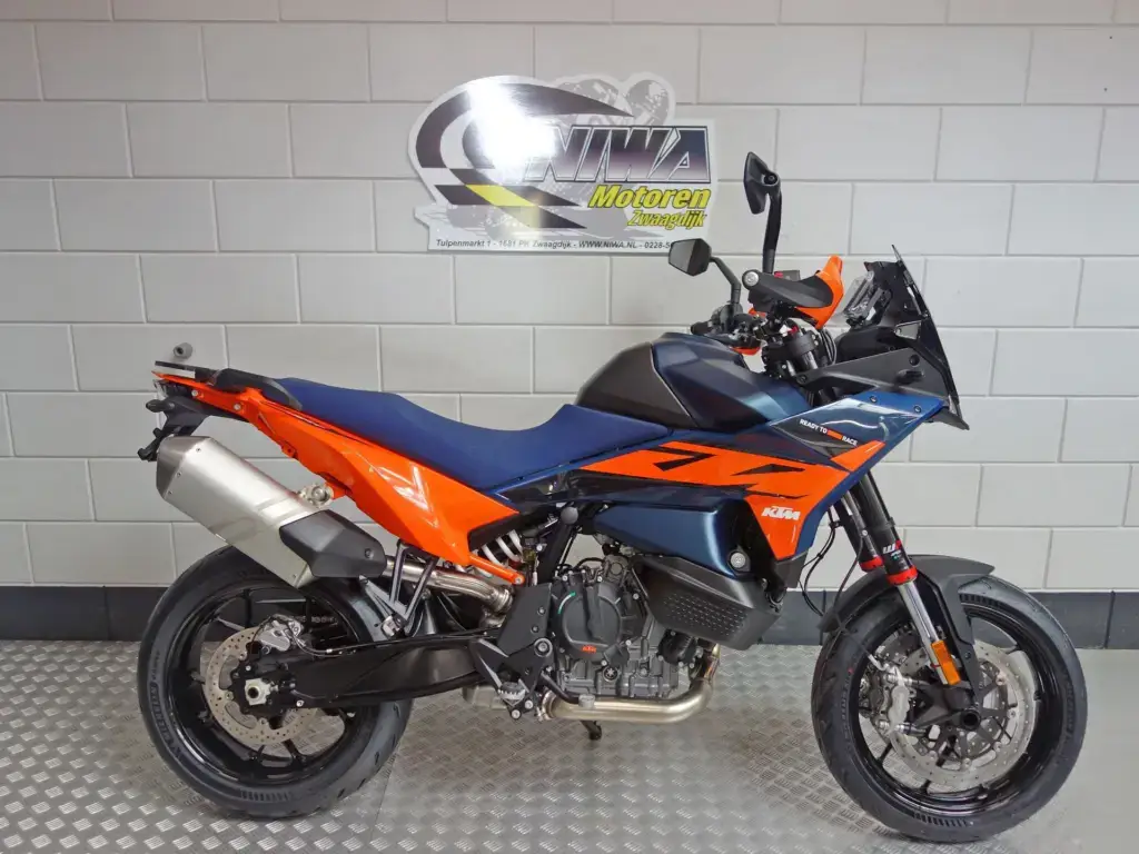 Nieuwe KTM 890 supermotard met 889cc motor uit 2026 bij NIWA Motoren