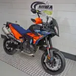 Nieuwe KTM 890 SMT supermotard met 889cc motor uit 2026 bij NIWA Motoren