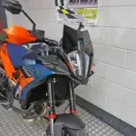Nieuwe KTM 890 SMT supermotard met 889cc motor uit 2026 bij NIWA Motoren