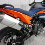 Nieuwe KTM 890 SMT supermotard met 889cc motor uit 2026 bij NIWA Motoren