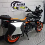 Nieuwe KTM 890 SMT supermotard met 889cc motor uit 2025 bij NIWA Motoren