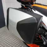 Nieuwe KTM 890 SMT supermotard met 889cc motor uit 2025 bij NIWA Motoren