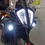 Nieuwe KTM 890 SMT supermotard met 889cc motor uit 2025 bij NIWA Motoren