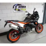Gebruikte KTM 890 SMT supermotard met 889cc motor uit 2025 bij NIWA Motoren