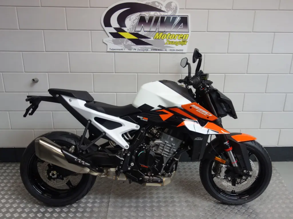 Gebruikte KTM 990 naked bike met 947cc motor uit 2026 bij NIWA Motoren