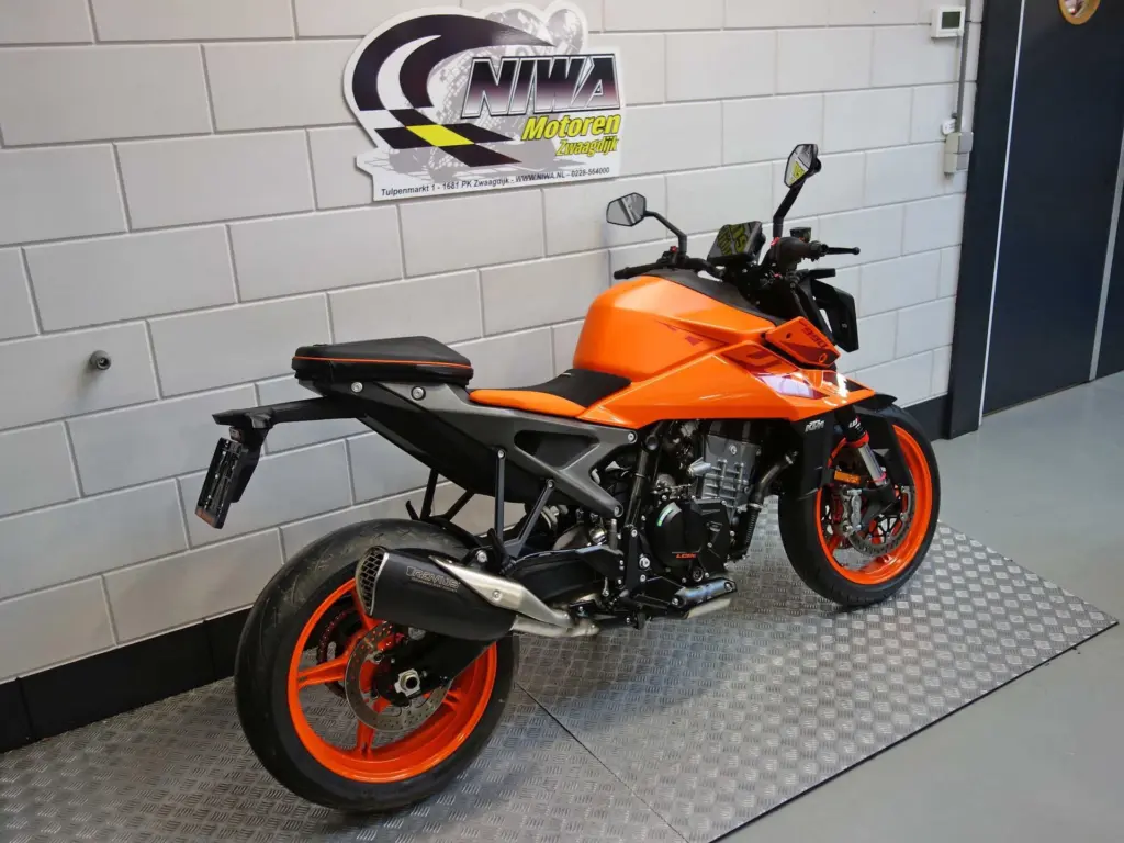 Gebruikte KTM 990 naked bike met 947cc motor uit 2026 bij NIWA Motoren