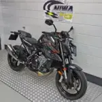Gebruikte KTM 990 Duke naked bike met 947cc motor uit 2025 bij NIWA Motoren