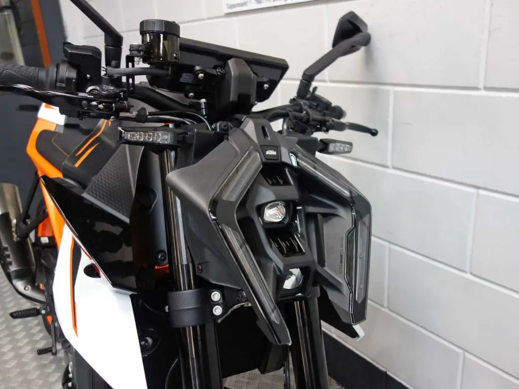 Gebruikte KTM 990 naked bike met 990cc motor uit 2026 bij NIWA Motoren