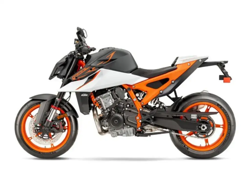 Gebruikte KTM 990 naked bike met 990cc motor uit 2026 bij NIWA Motoren
