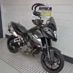 Gebruikte KTM 990 supermotard met 1000cc motor uit 2010 bij NIWA Motoren