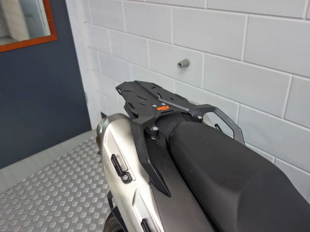 Gebruikte KTM 990 supermotard met 1000cc motor uit 2010 bij NIWA Motoren