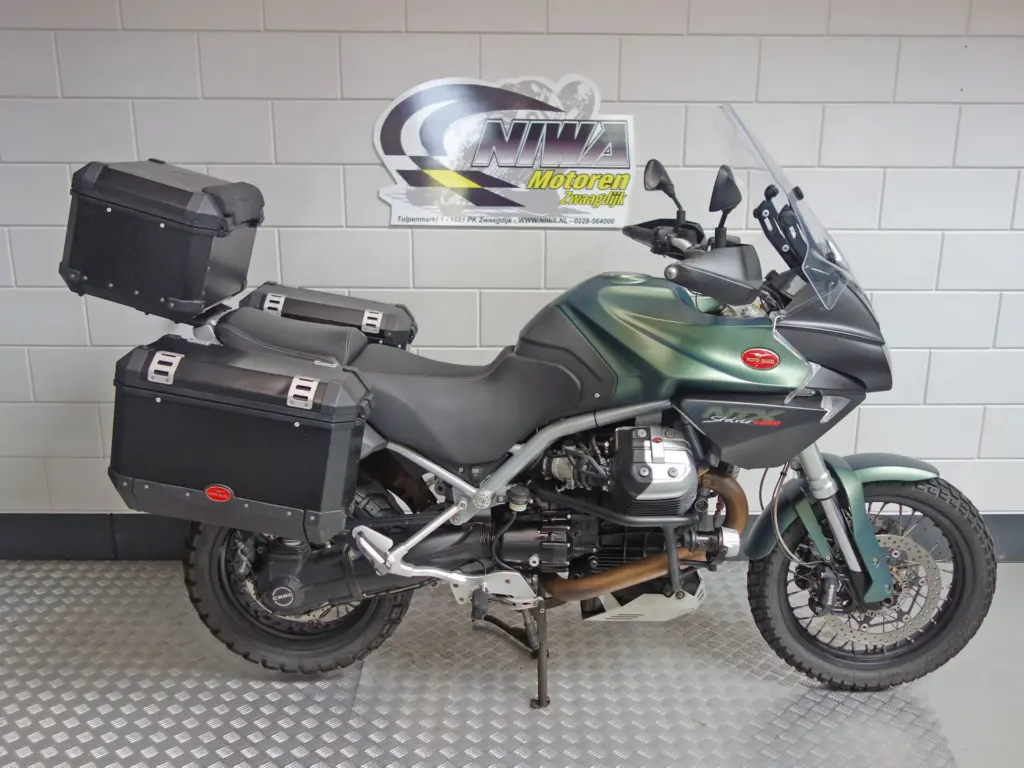 Gebruikte Moto Guzzi Stelvio all-road met 1151cc motor uit 2013 bij NIWA Motoren