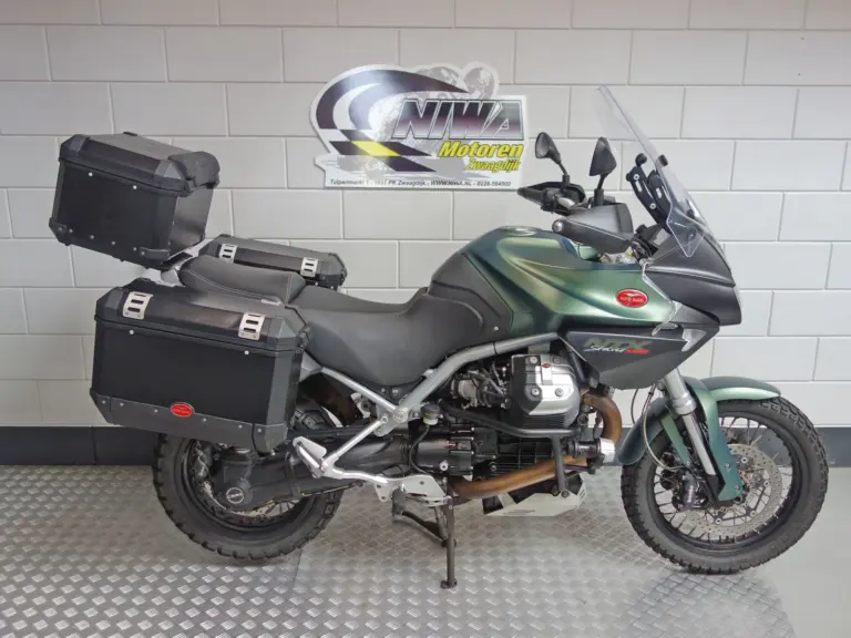 Gebruikte Moto Guzzi V85 all-road met 853cc motor uit 2023 bij NIWA Motoren