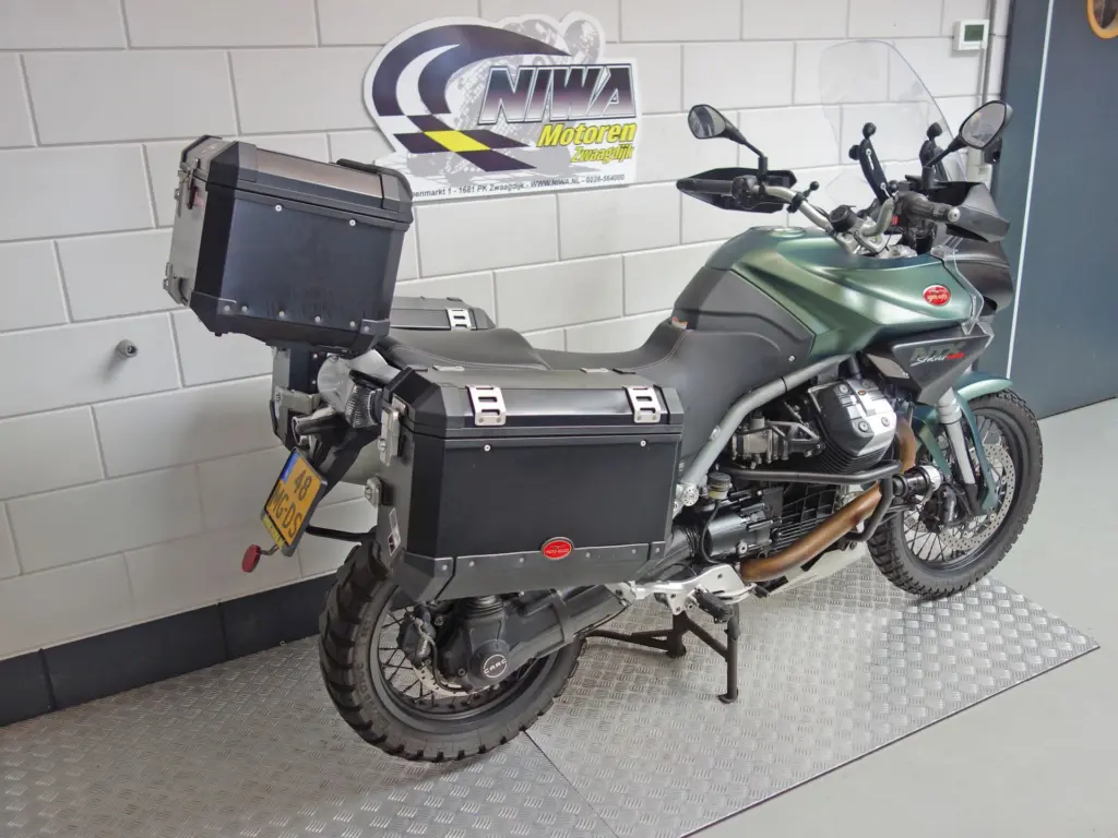 Gebruikte Moto Guzzi Stelvio all-road met 1151cc motor uit 2013 bij NIWA Motoren
