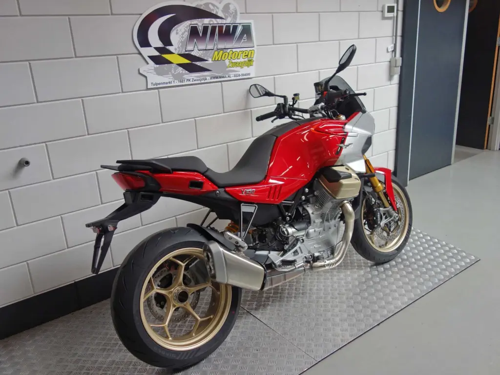 Nieuwe Moto Guzzi V100 tour met 1042cc motor uit 2026 bij NIWA Motoren