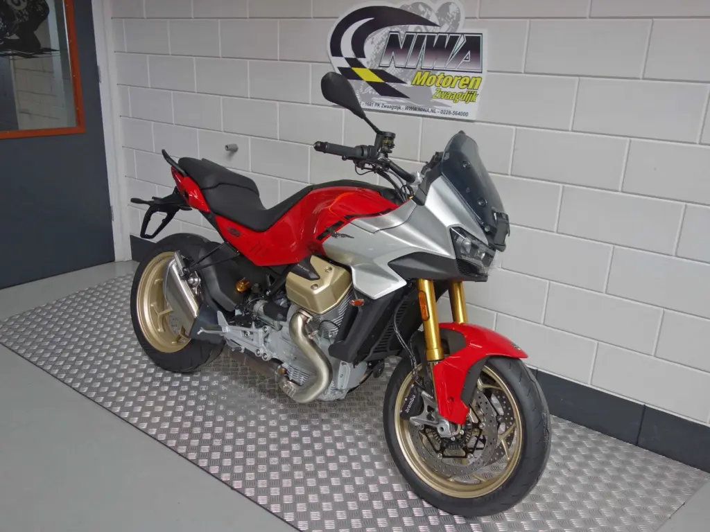 Nieuwe Moto Guzzi V100 tour met 1042cc motor uit 2026 bij NIWA Motoren