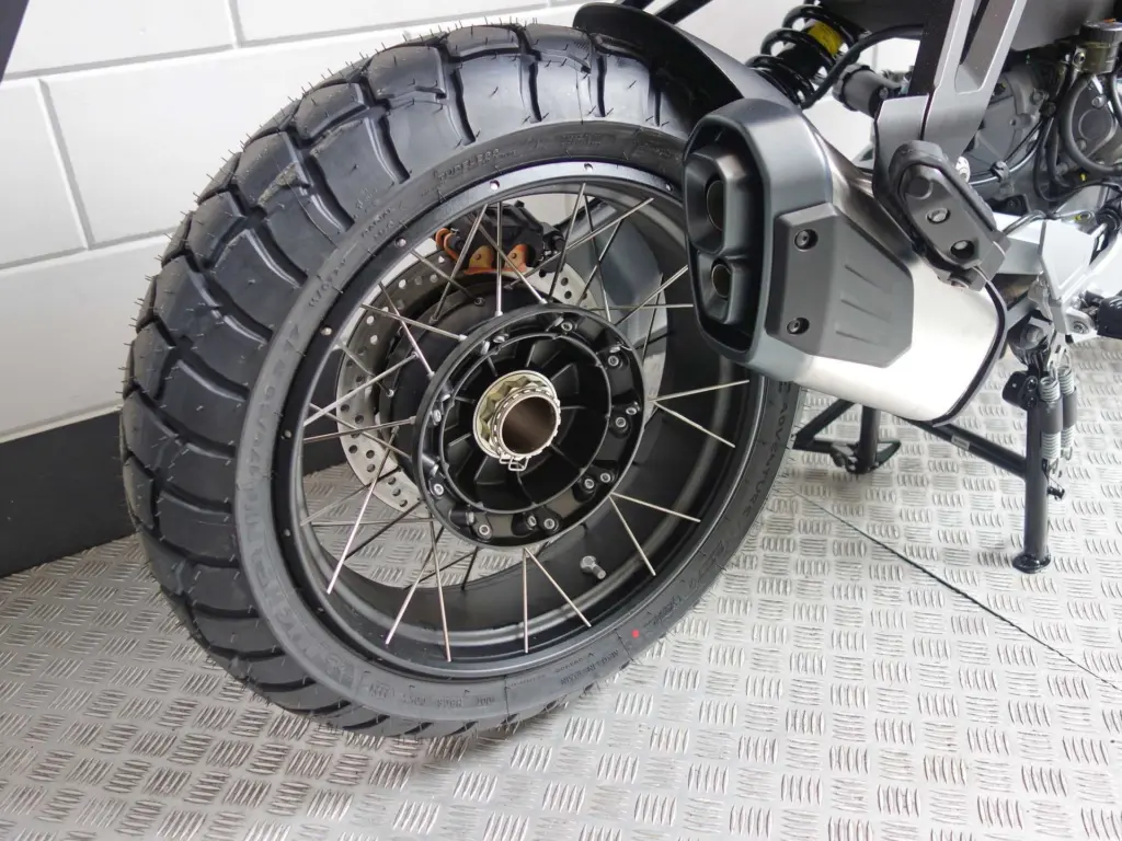 Nieuwe Moto Guzzi Stelvio sport/tour met 1151cc motor uit 2026 bij NIWA Motoren