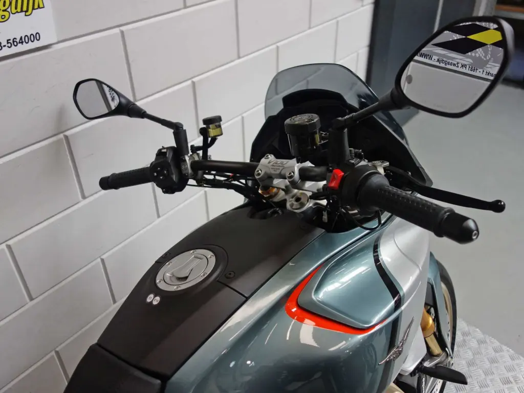 Nieuwe Moto Guzzi V100 tour met 1042cc motor uit 2026 bij NIWA Motoren