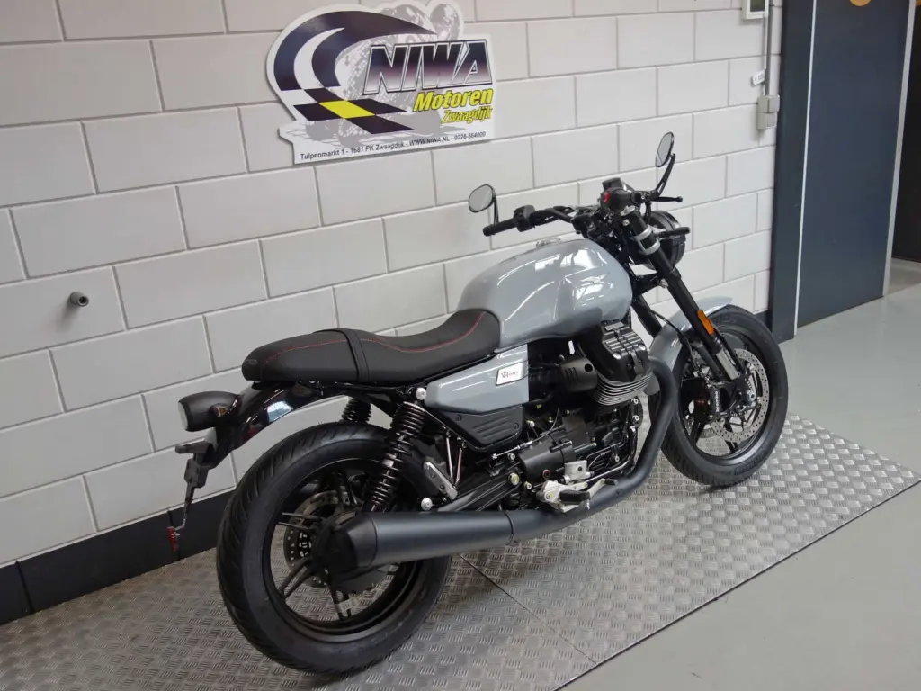 Nieuwe Moto Guzzi V7 sport met 850cc motor uit 2026 bij NIWA Motoren