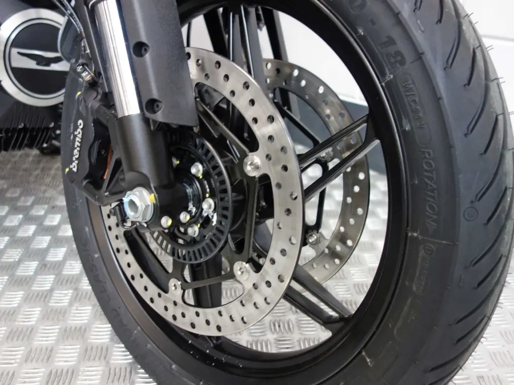 Nieuwe Moto Guzzi V7 sport met 850cc motor uit 2026 bij NIWA Motoren