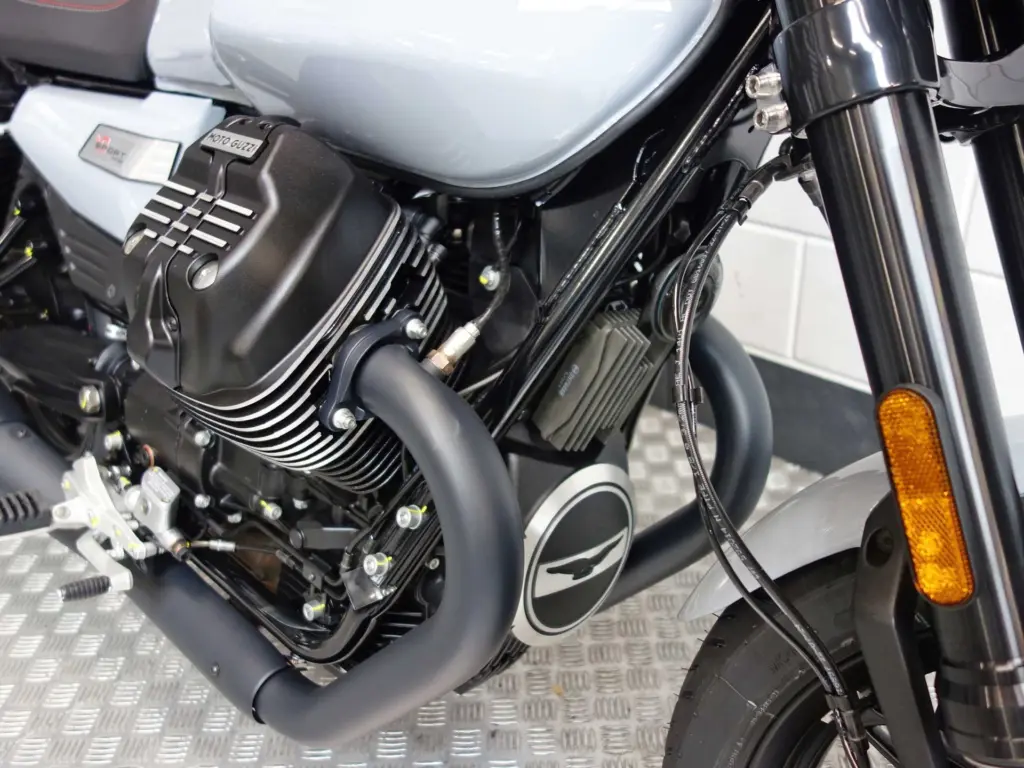 Nieuwe Moto Guzzi V7 sport met 850cc motor uit 2026 bij NIWA Motoren