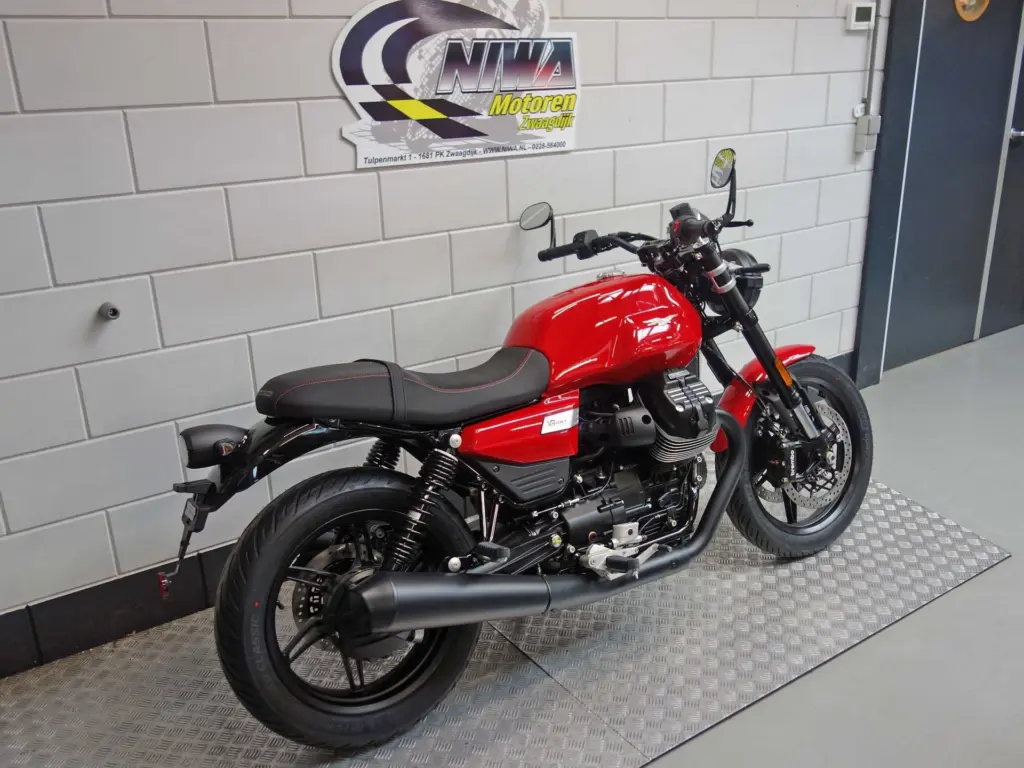 Nieuwe Moto Guzzi V7 sport met 850cc motor uit 2026 bij NIWA Motoren